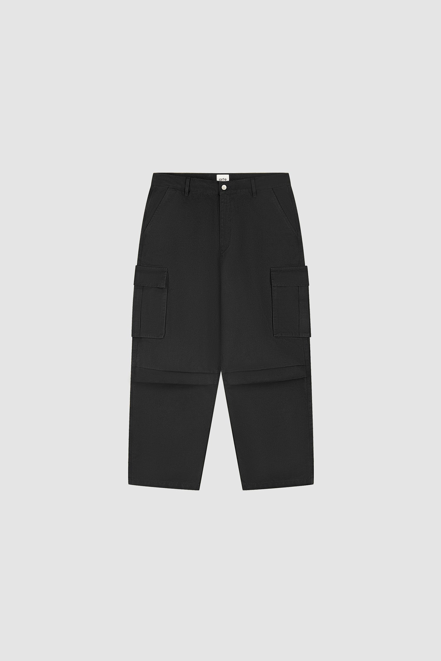 Pantalon Cargo Ribstop noir porté par un mannequin, vue arrière intégrale