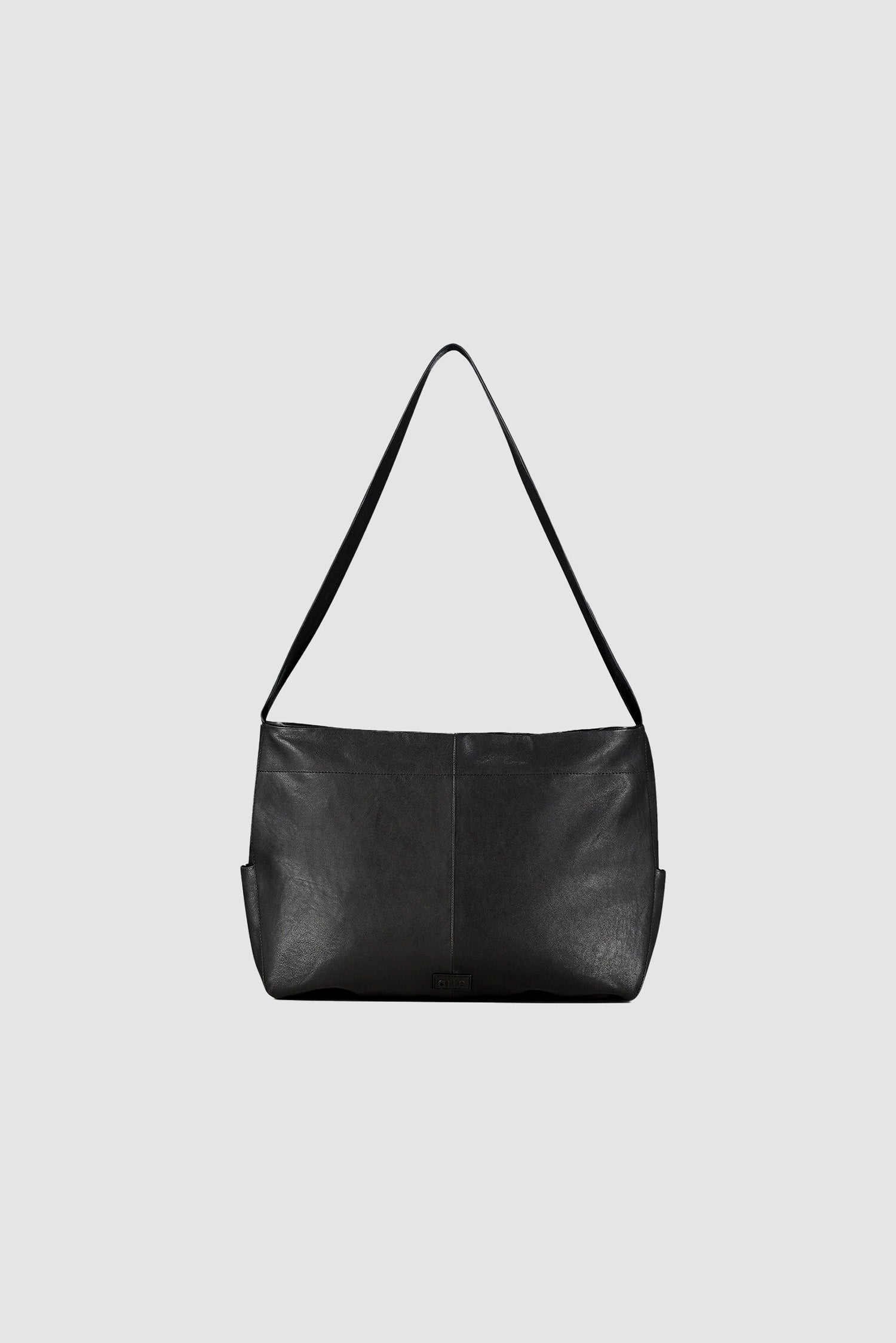 Sac en cuir oversize noir, vue de face