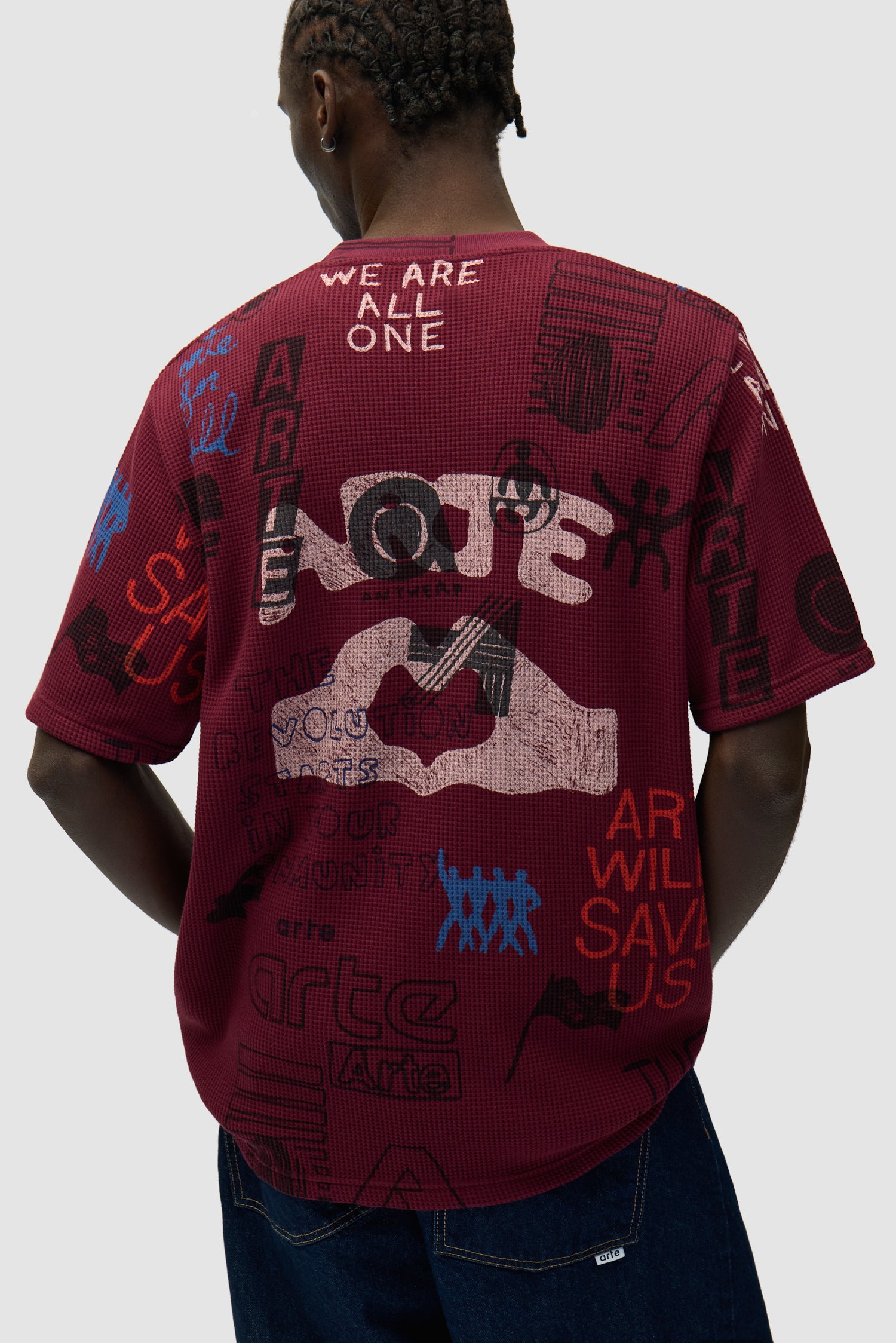 T-shirt Waffle couleur Bordeaux porté par un mannequin, vue de dos à mi-corps