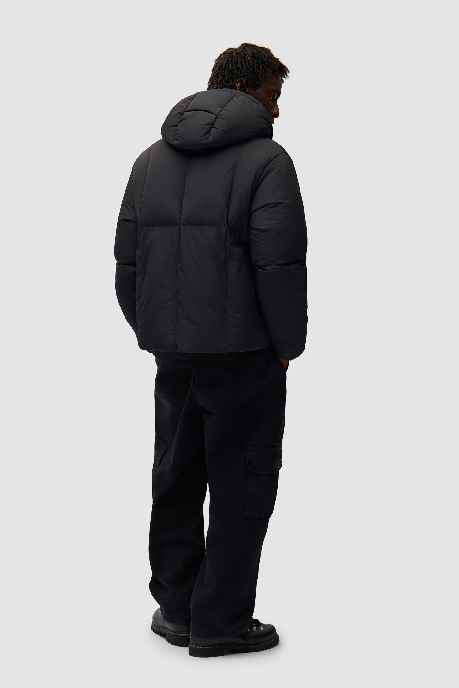 Special Cuts Puffer Jacket - Black