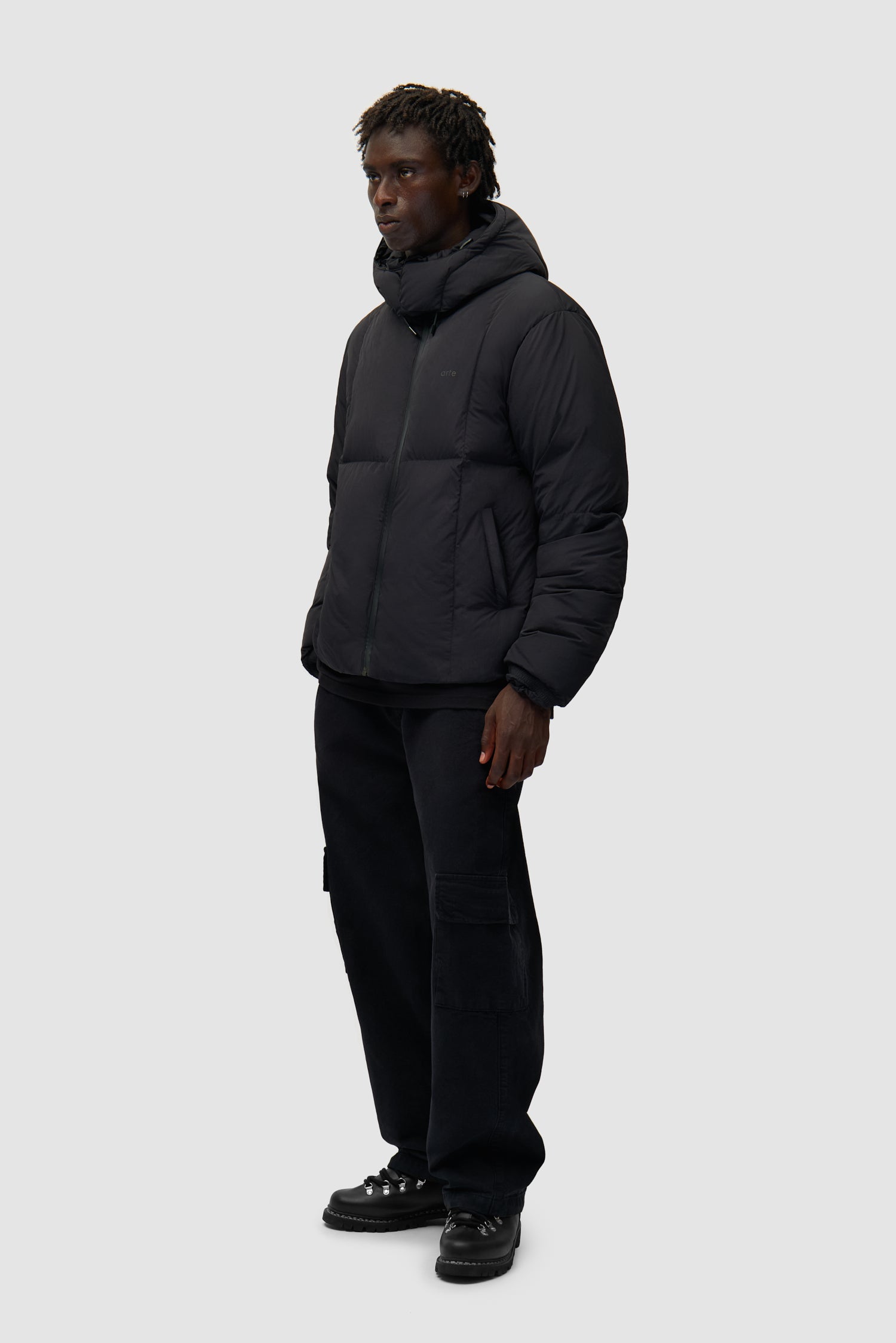 Special Cuts Puffer Jacket - Black