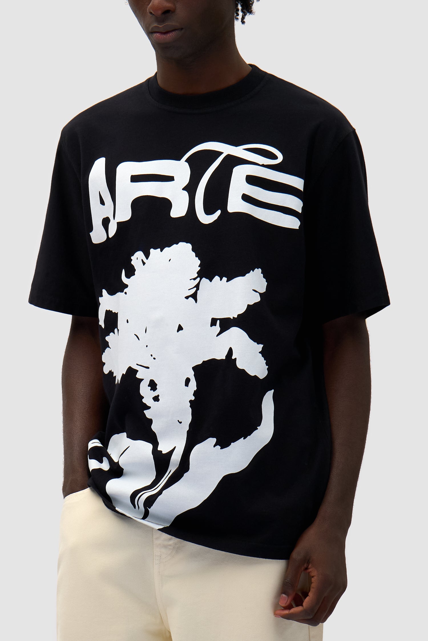 Detail view of Big Flower T-shirt in Black