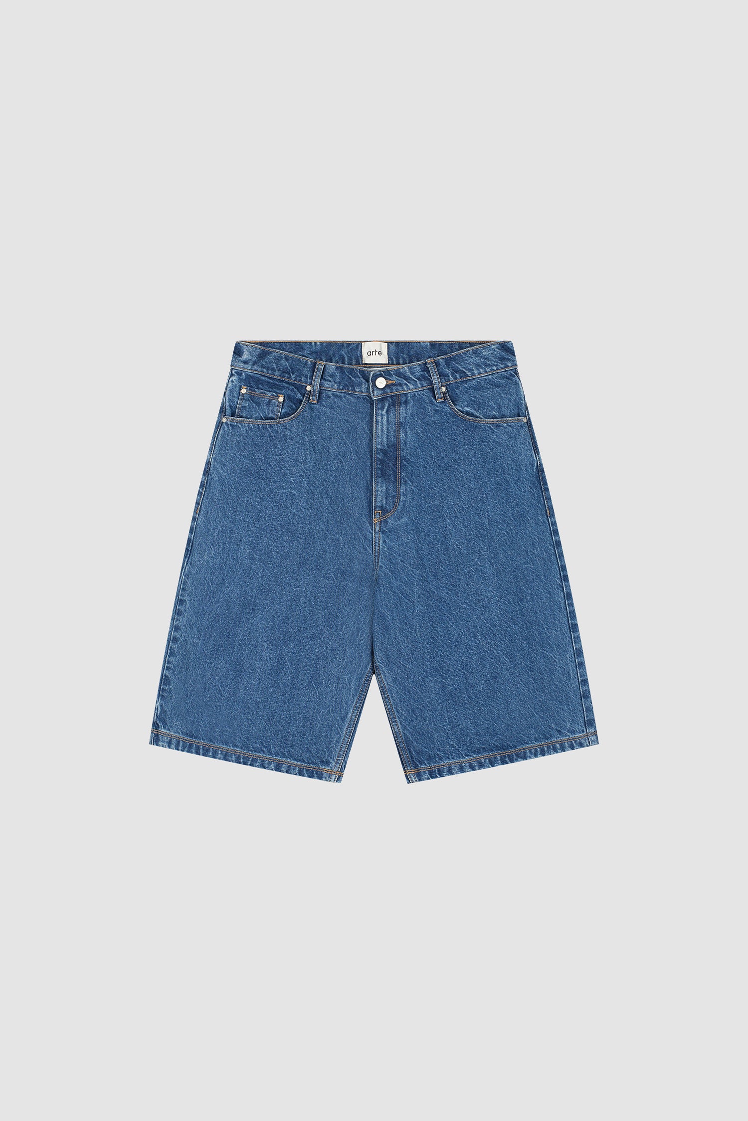 Short en denim brut à poches rondes, vue de face