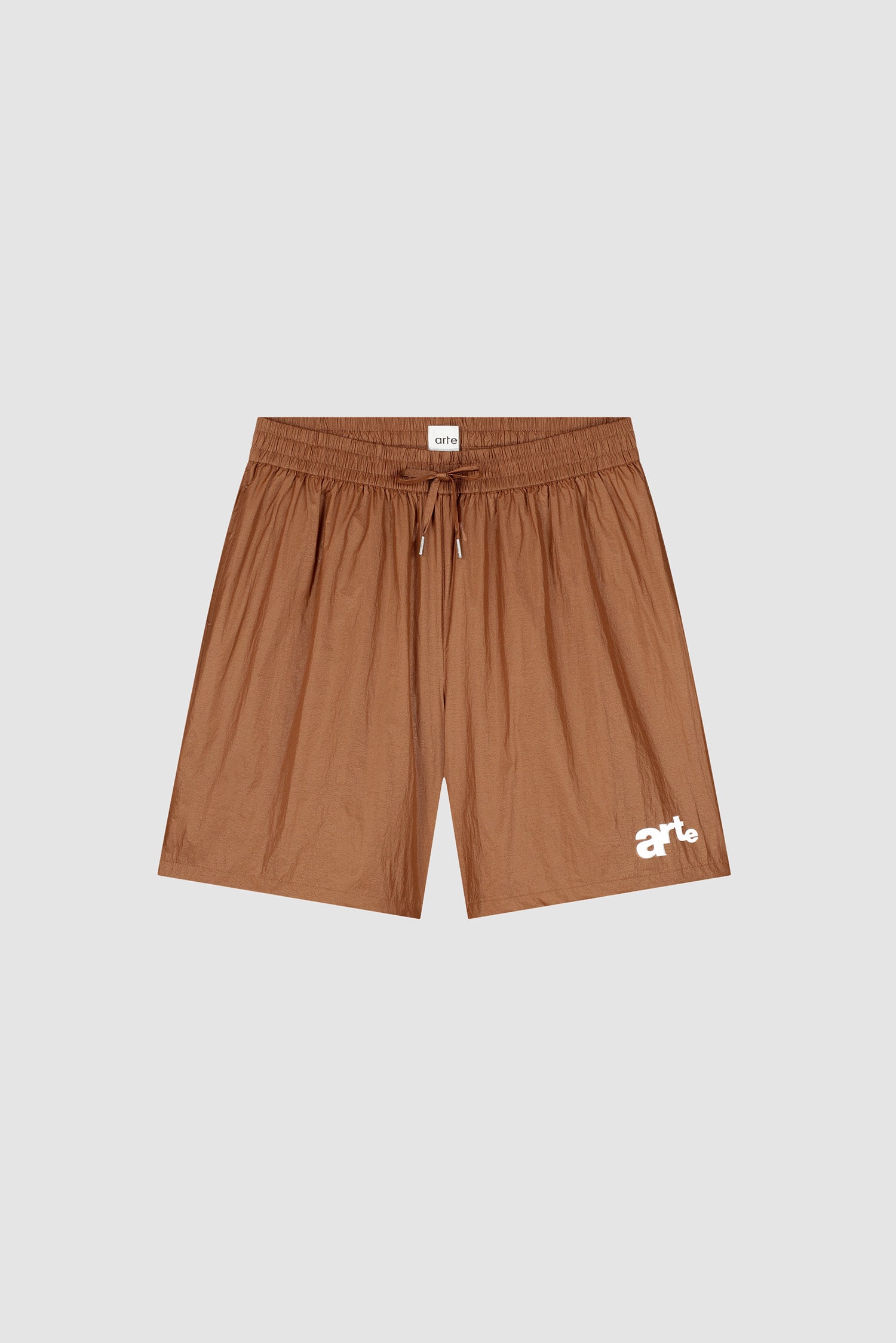 Short à grand logo orange, vue de face