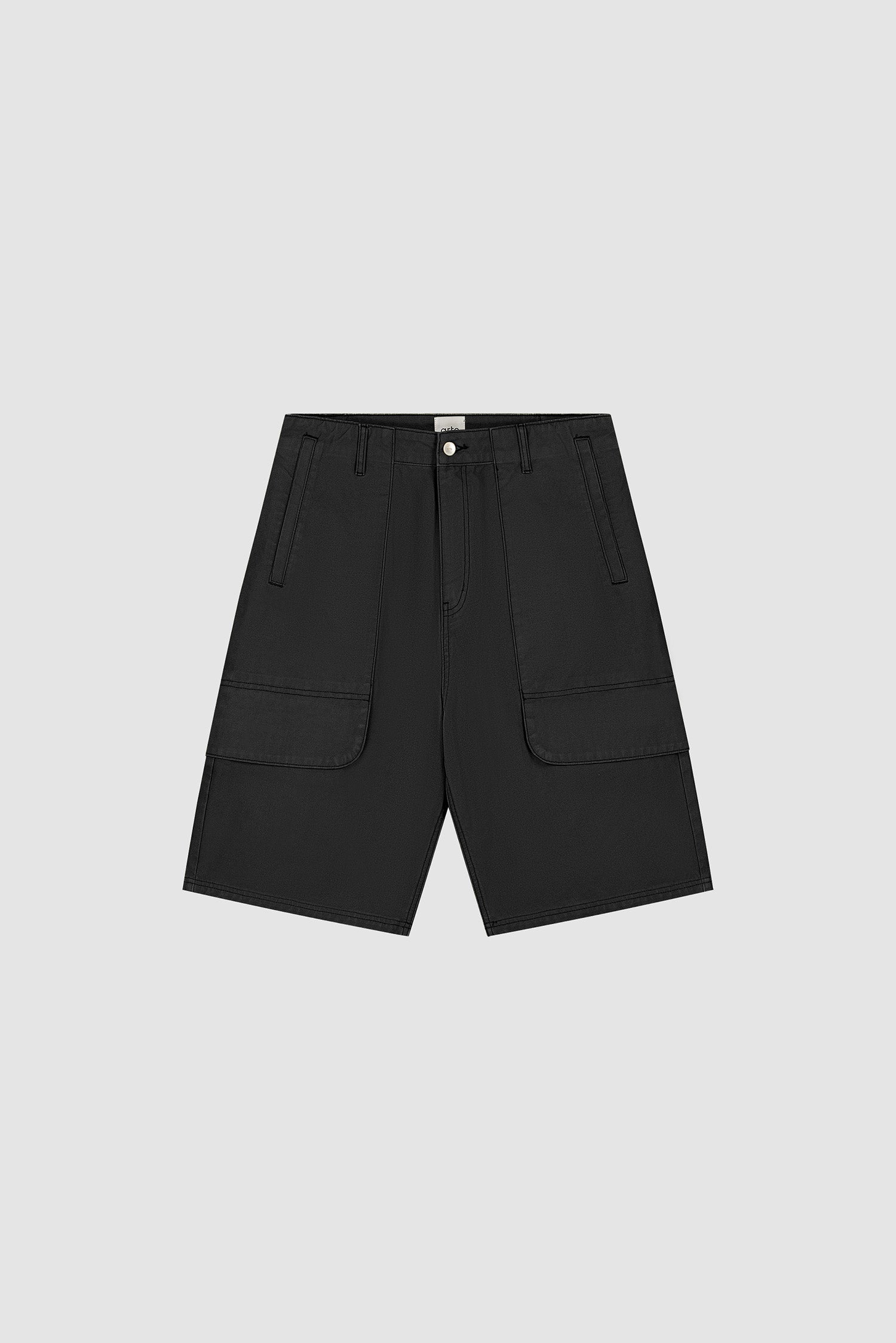 Short cargo en toile noir, vue de face