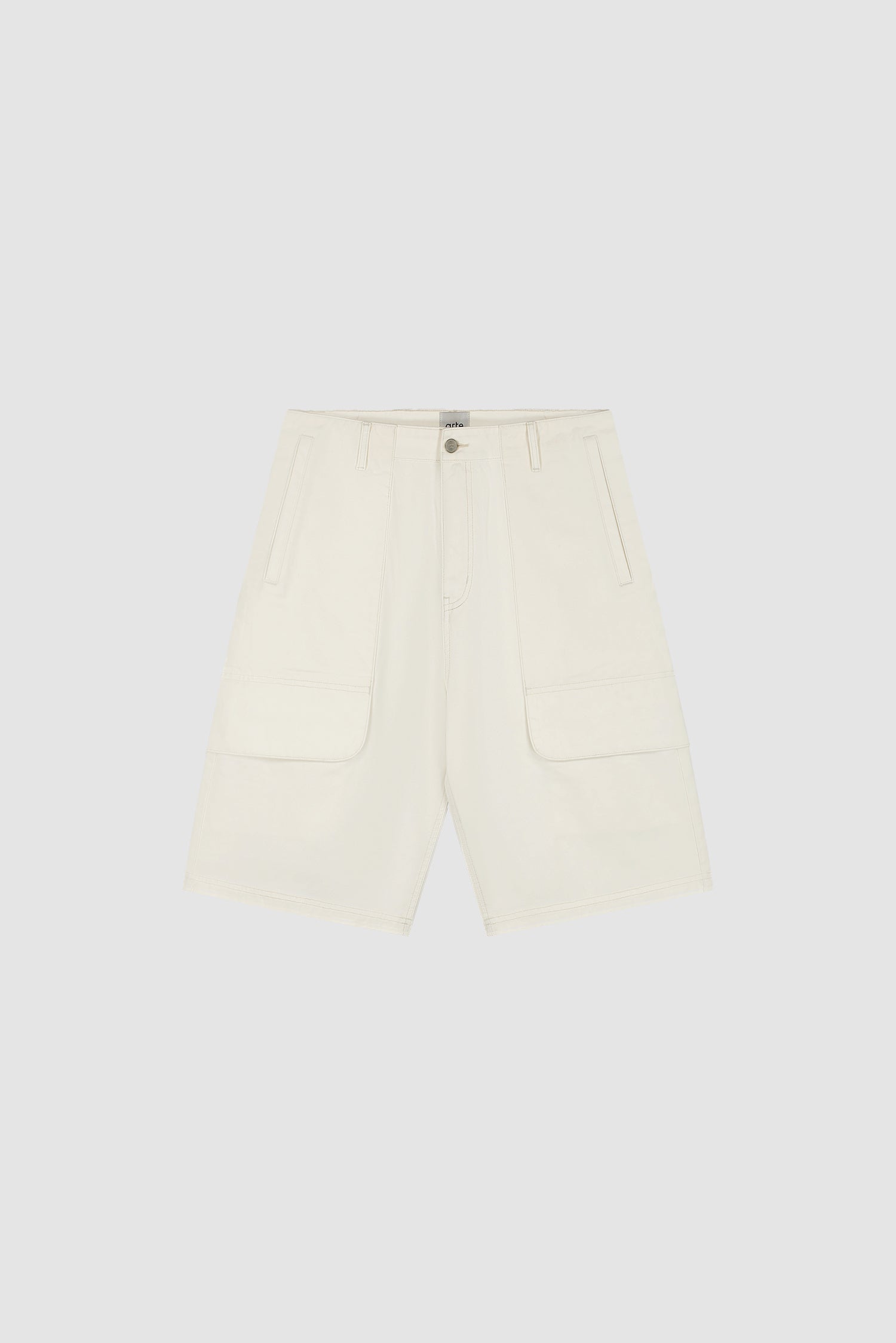 Short cargo en toile couleur crème