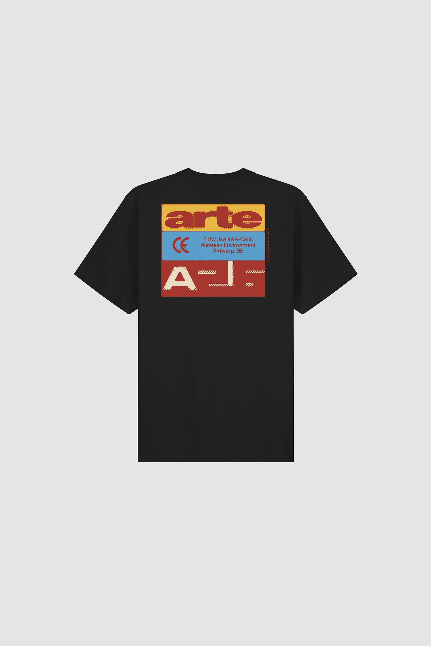 【美品✨】ARTE ANTWERP GRAPHIC GAME SHIRTS Tricolor Serial T-shirt - Black – Arte Antwerp