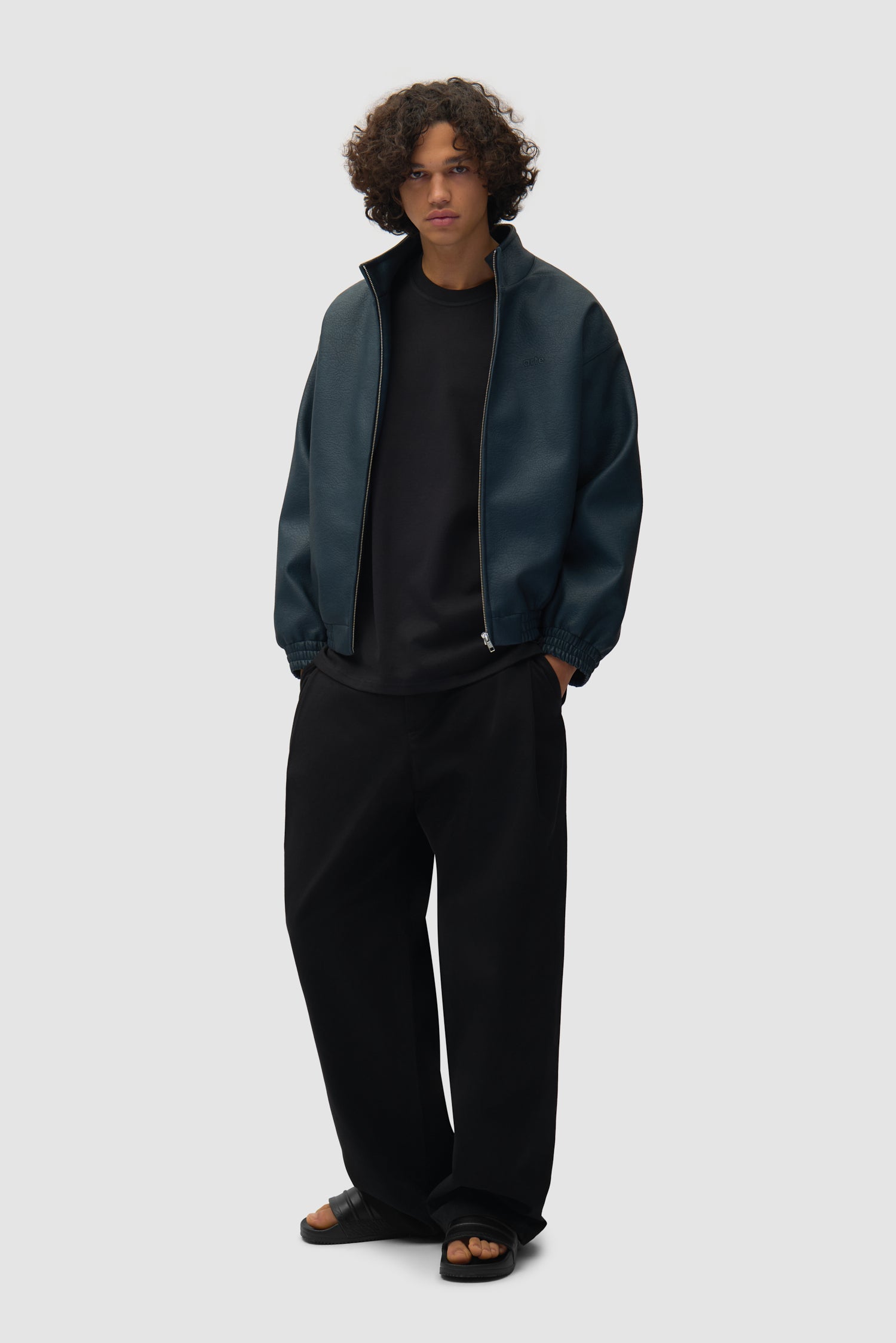 Veste en simili cuir Arte pour adidas - Bleu marine