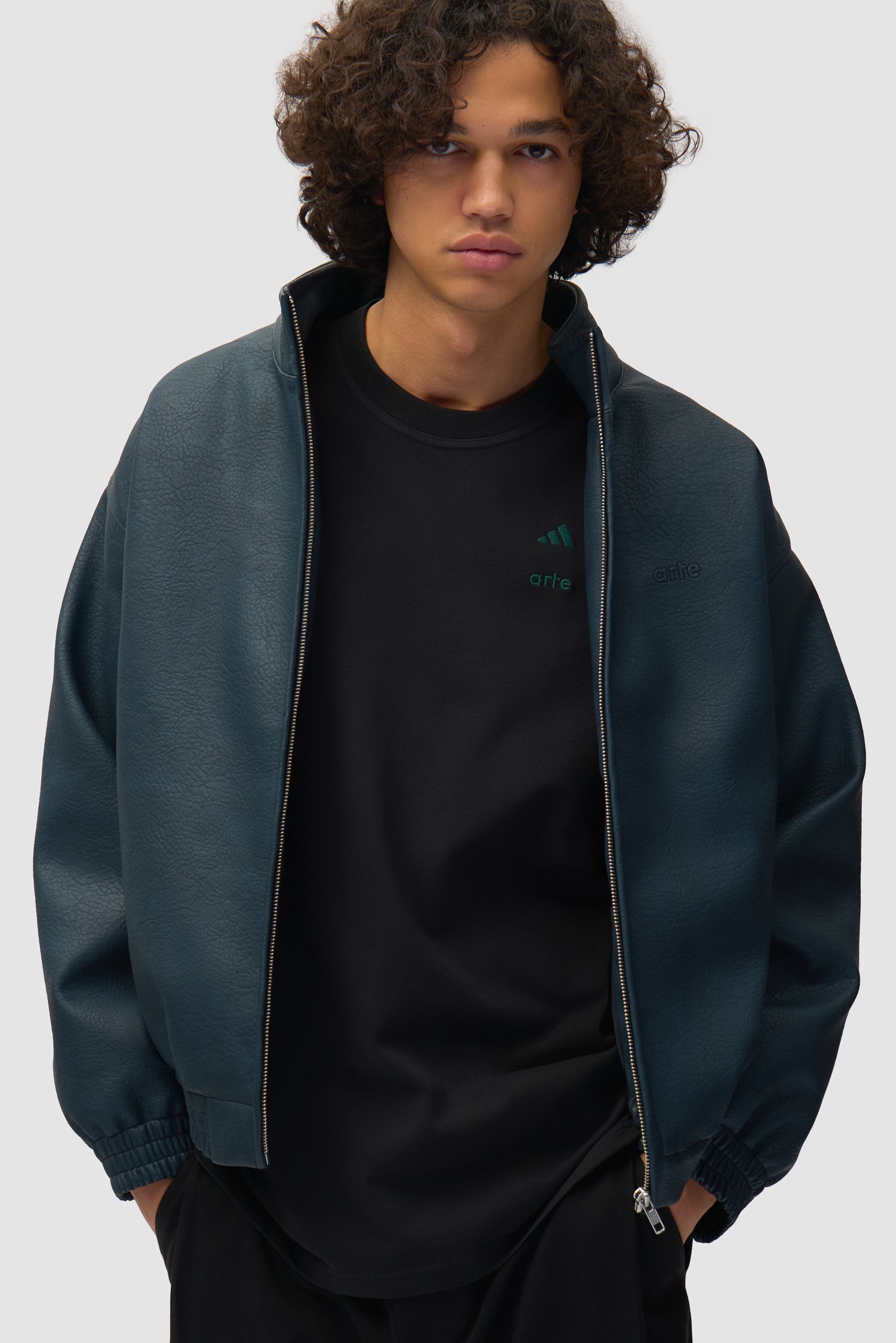 Veste en simili cuir Arte pour adidas - Bleu marine