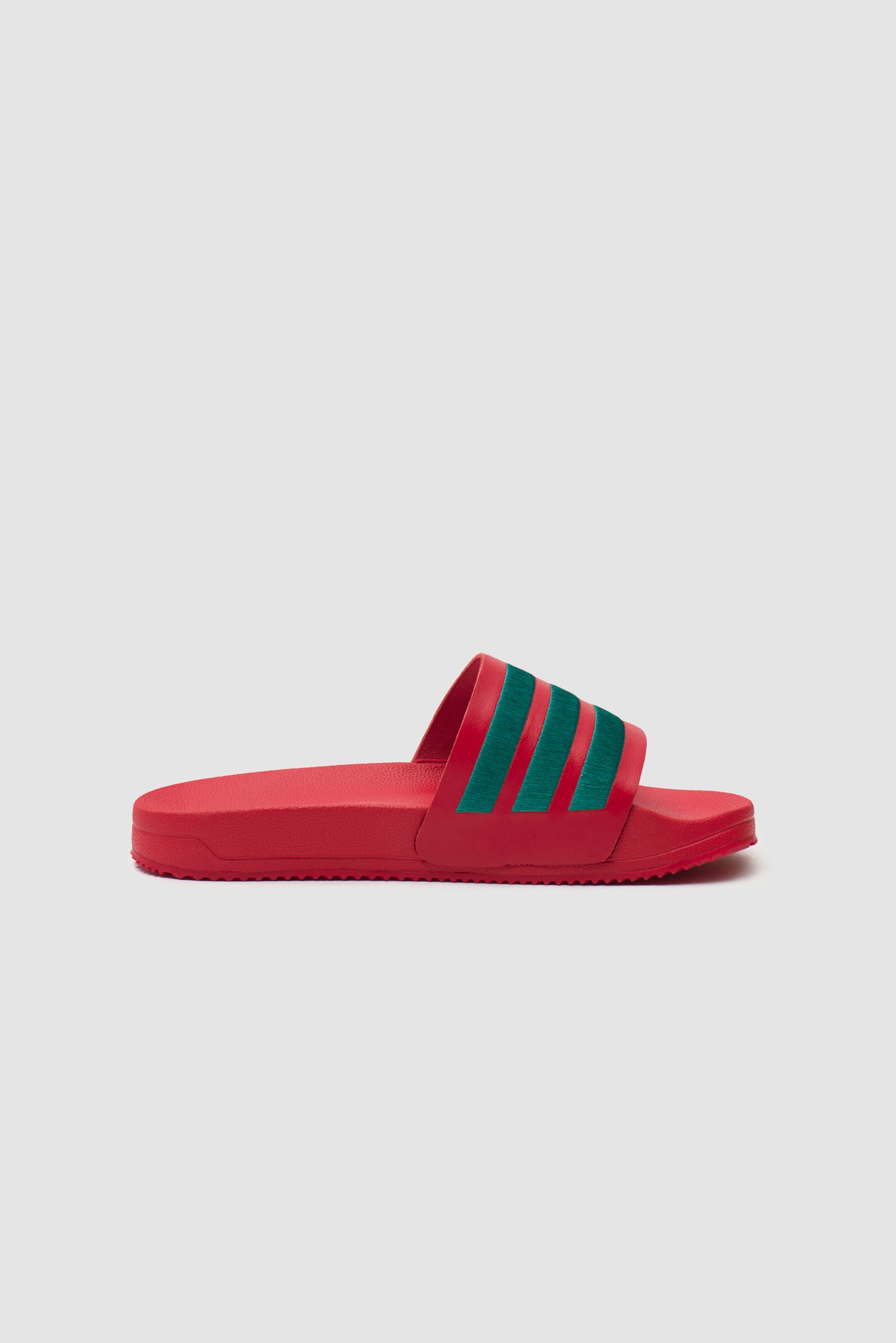 Arte pour adidas Adilette en Better Scarlet/Collegiate Green, vue intérieure