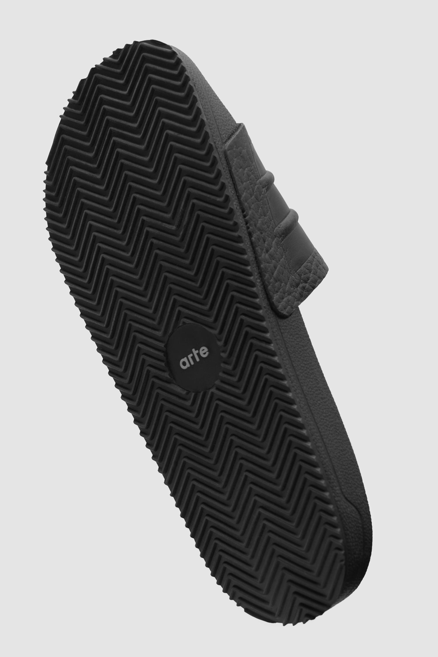 Arte pour adidas Adilette en noir intense, vue de dessous