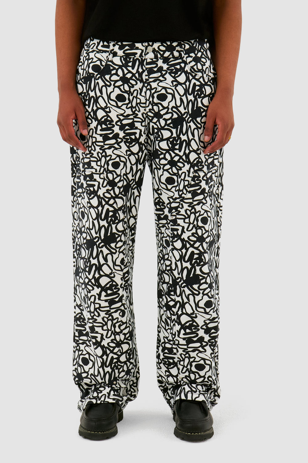 Allover Flowers Pants - Black/White