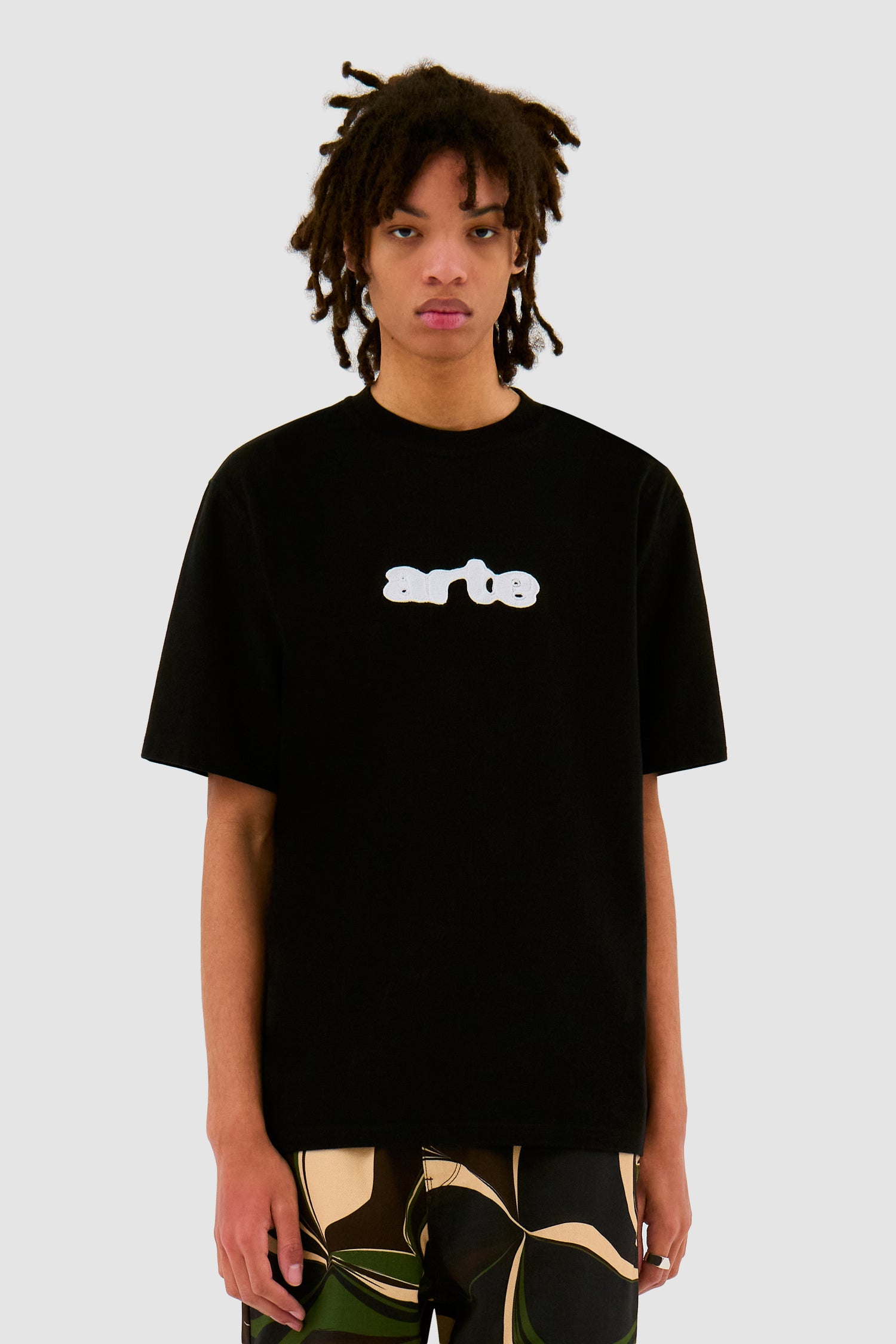 Blur Embroidery T-shirt - Black