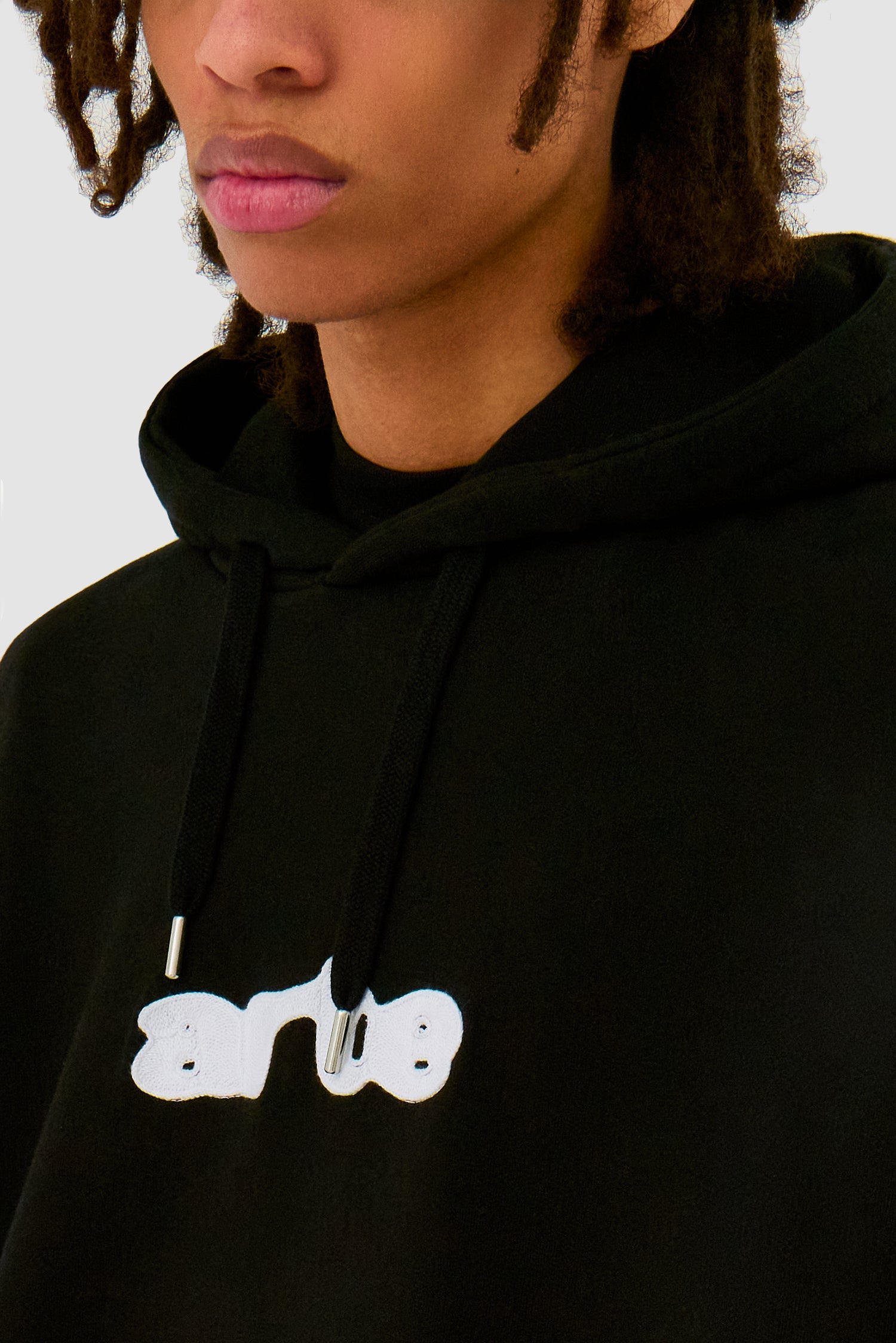 Sweat à capuche avec logo brodé - Noir