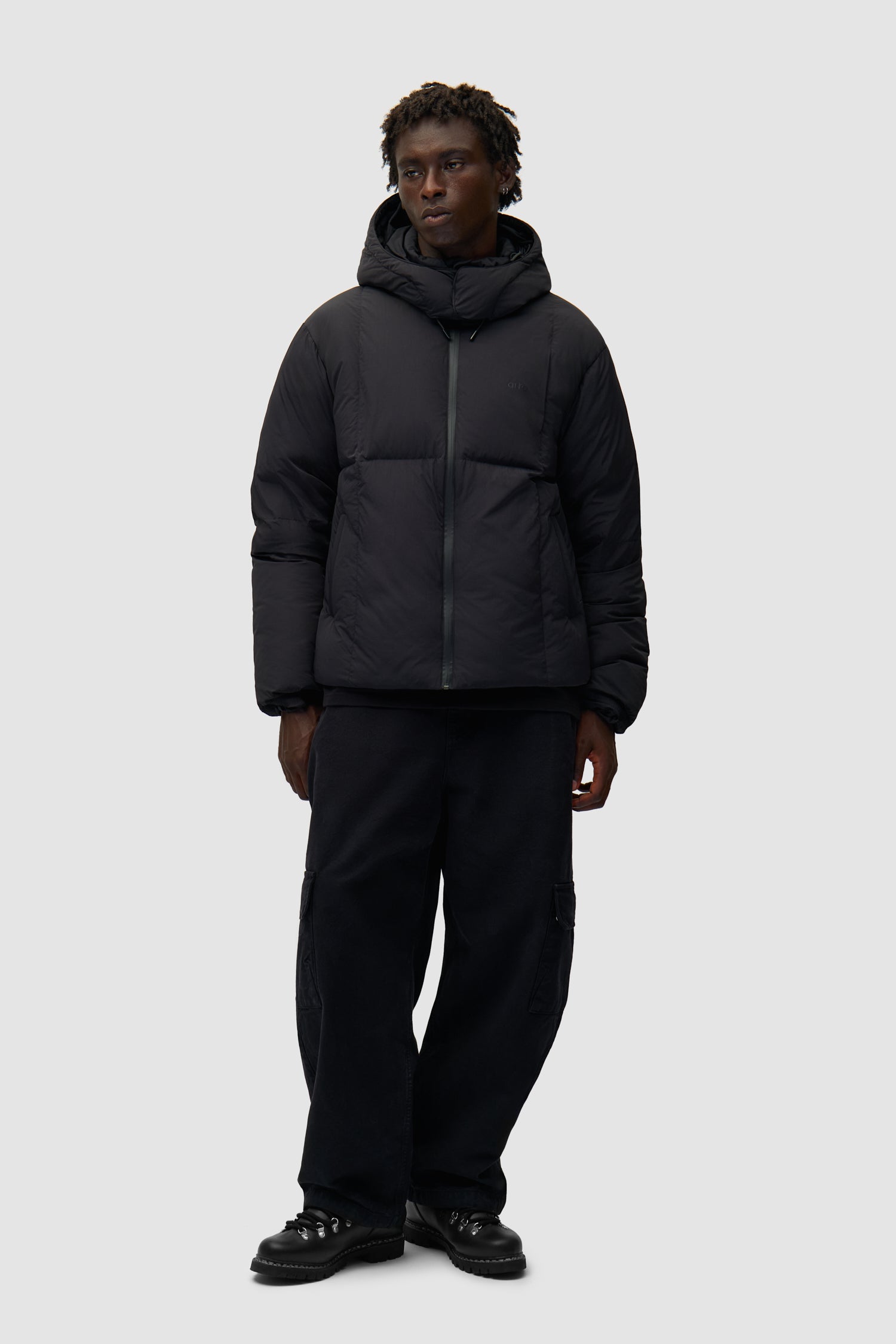 Special Cuts Puffer Jacket - Black