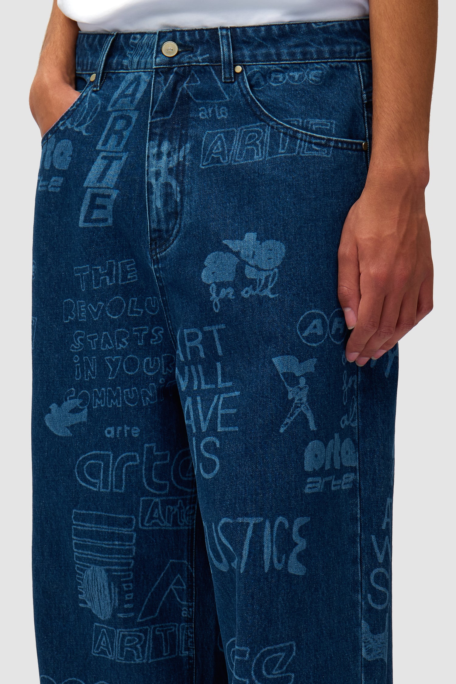 Art Saves Pants - Bleach