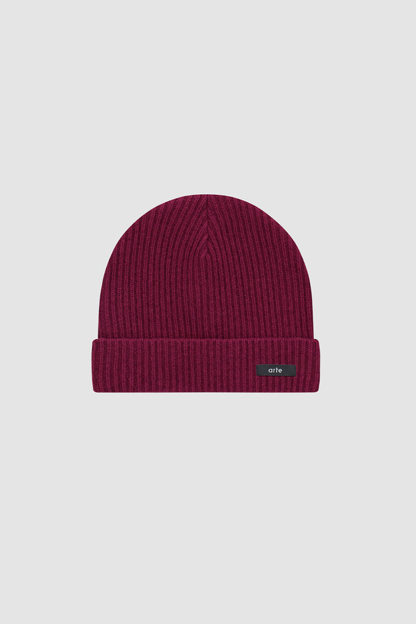 Label Beanie in Bordeaux, front view