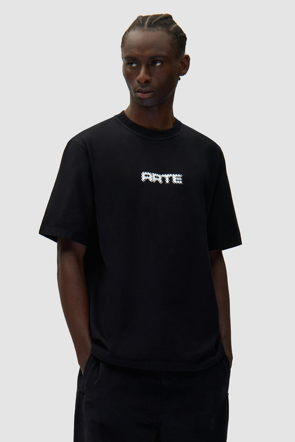Arte Pixel T-shirt in Black worn by a model, half-body front view