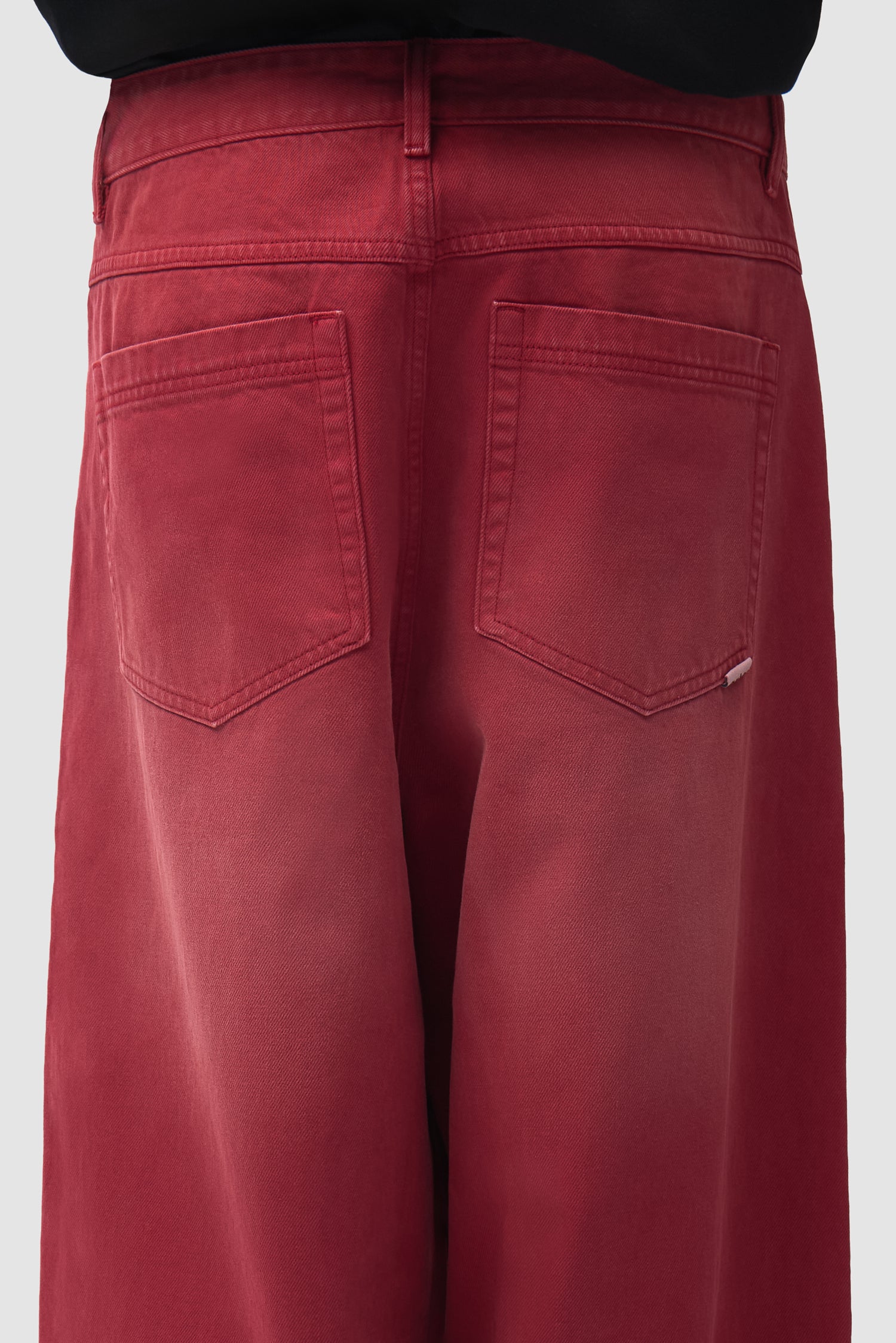 GOODENOUGH EC ULTIMATE COLOR JEANS レッド Washed Ease Denim - Red – Arte Antwerp