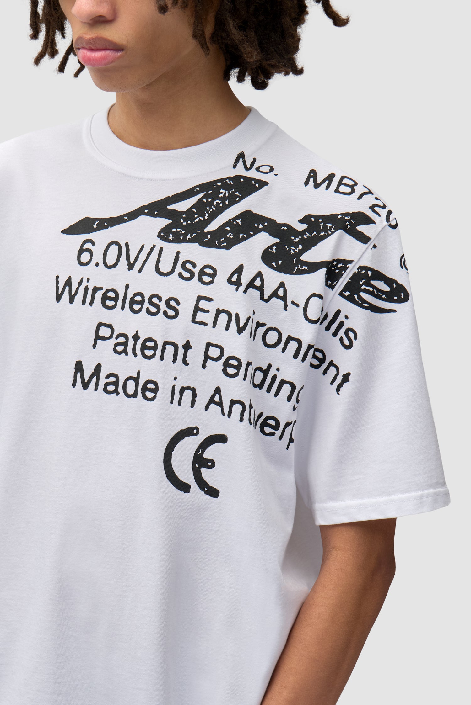 Specs Side T-shirt - White – Arte Antwerp