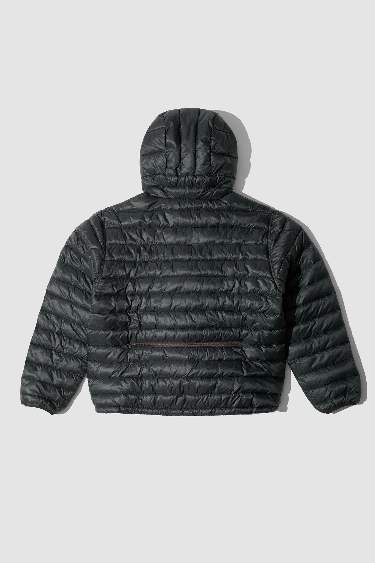 Doudoune légère noire, vue de dos