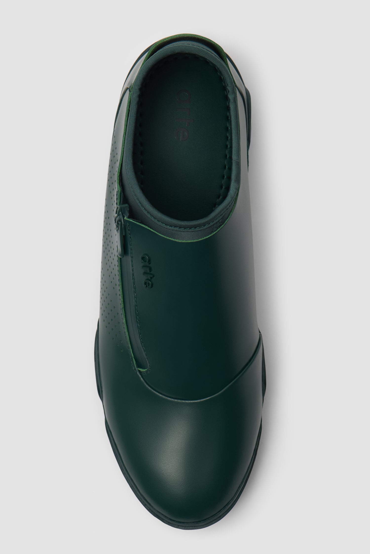 Arte pour adidas Trivela en vert universitaire, vue de face