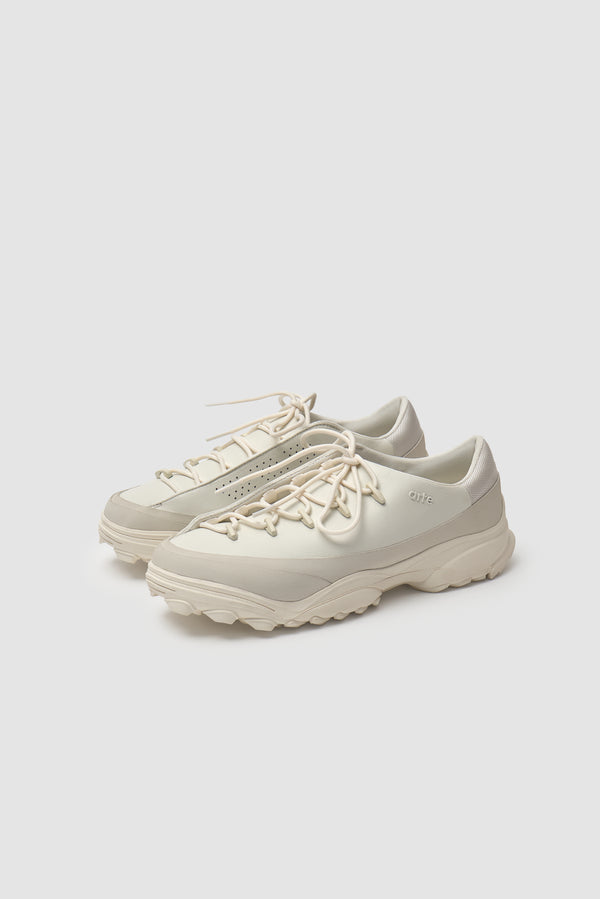 Arte for adidas GSG9 in Off White, Three-quarter view