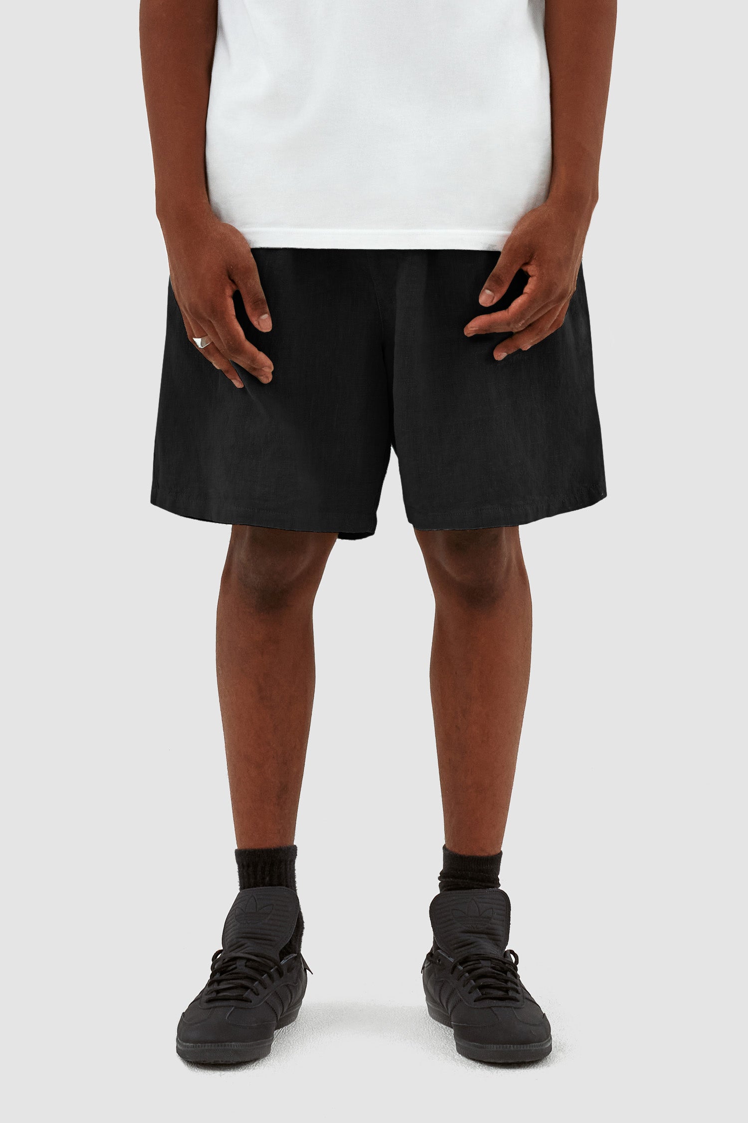 Jan Linnen Shorts - Black