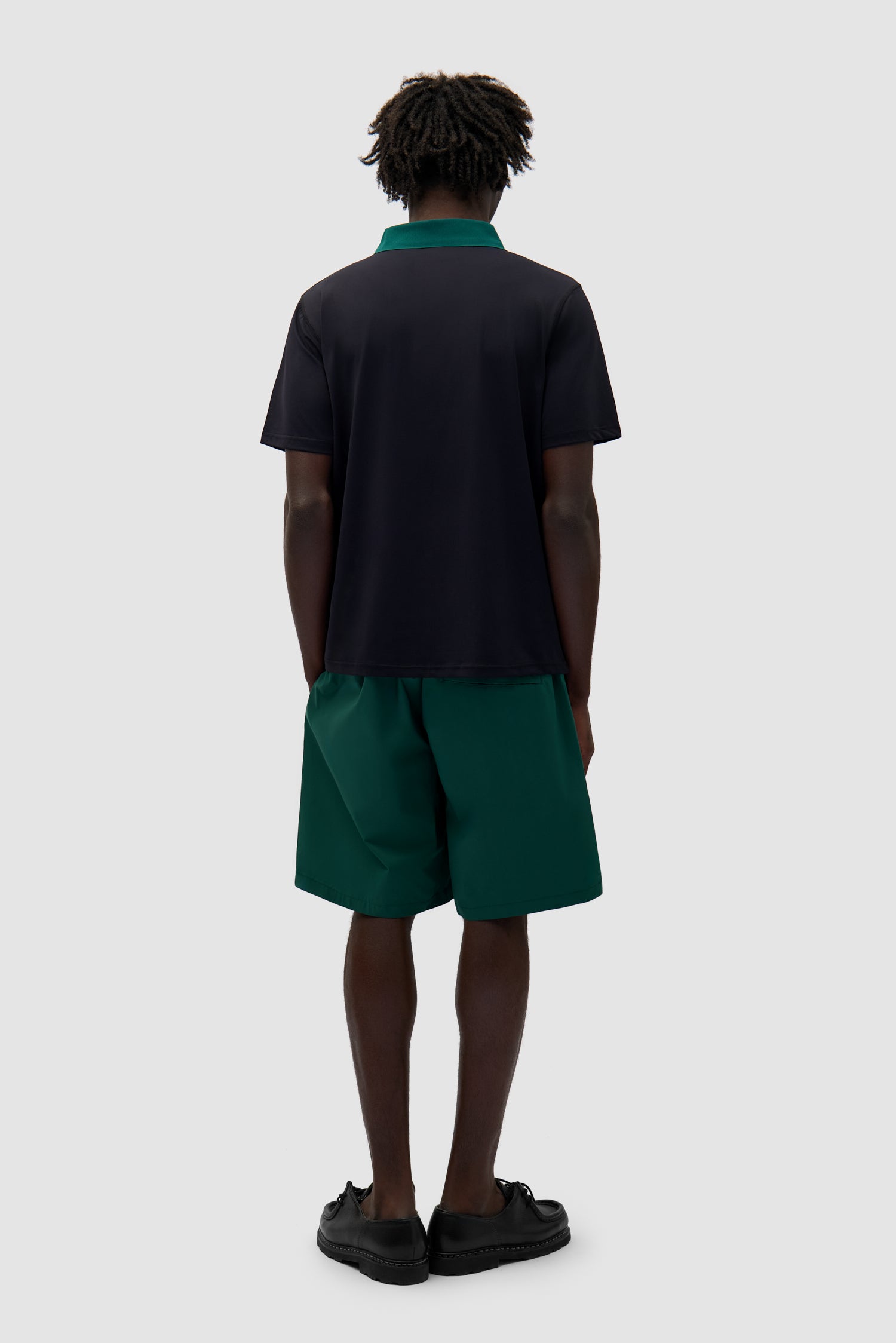 T-shirt avec col à logo - noir/vert