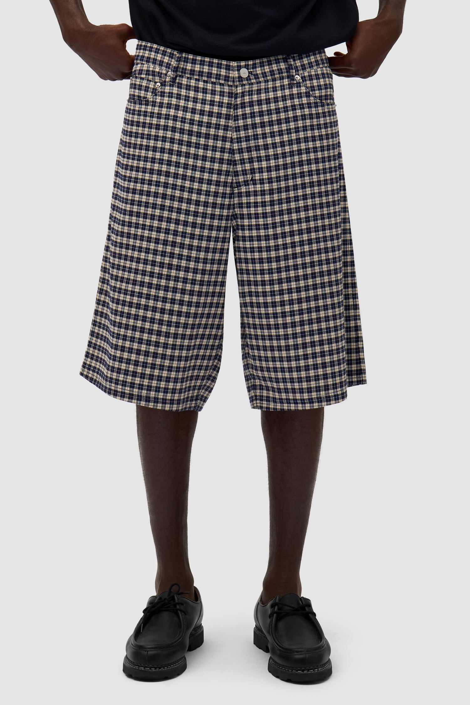 Plaid Short - Cream/Navy