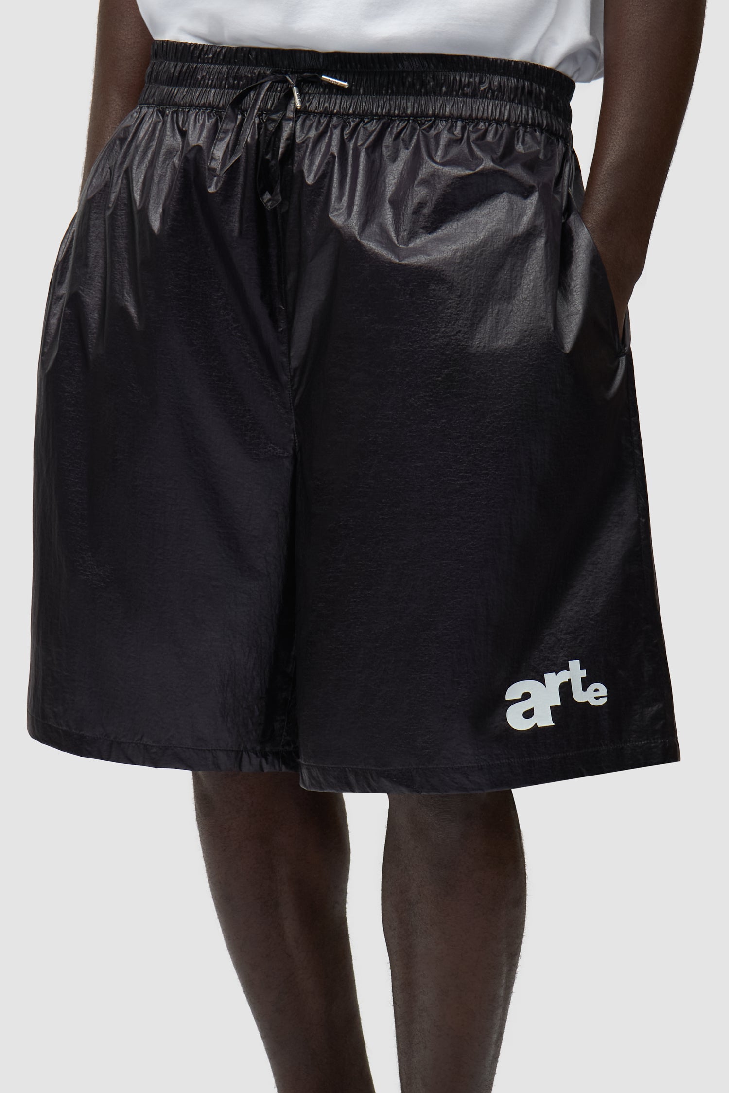 Vue détaillée du short Big Logo en noir, montrant le logo sur le devant