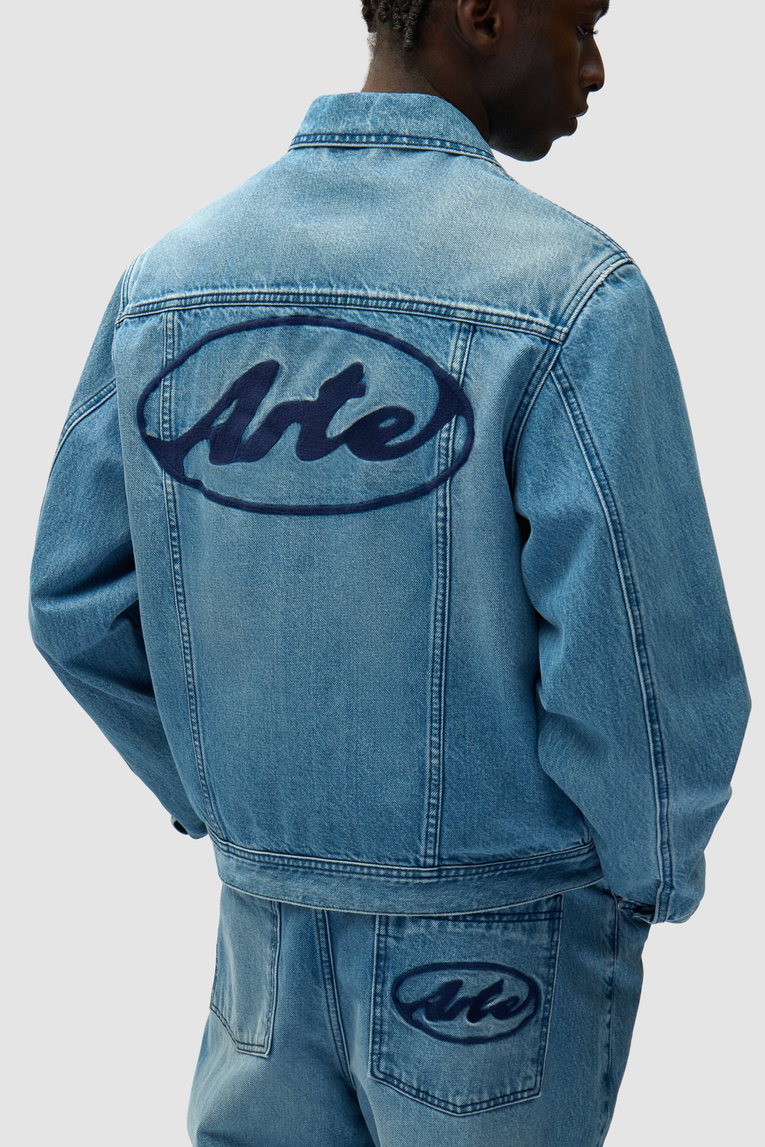 Veste en jean avec logo cercle - Denim Bleach