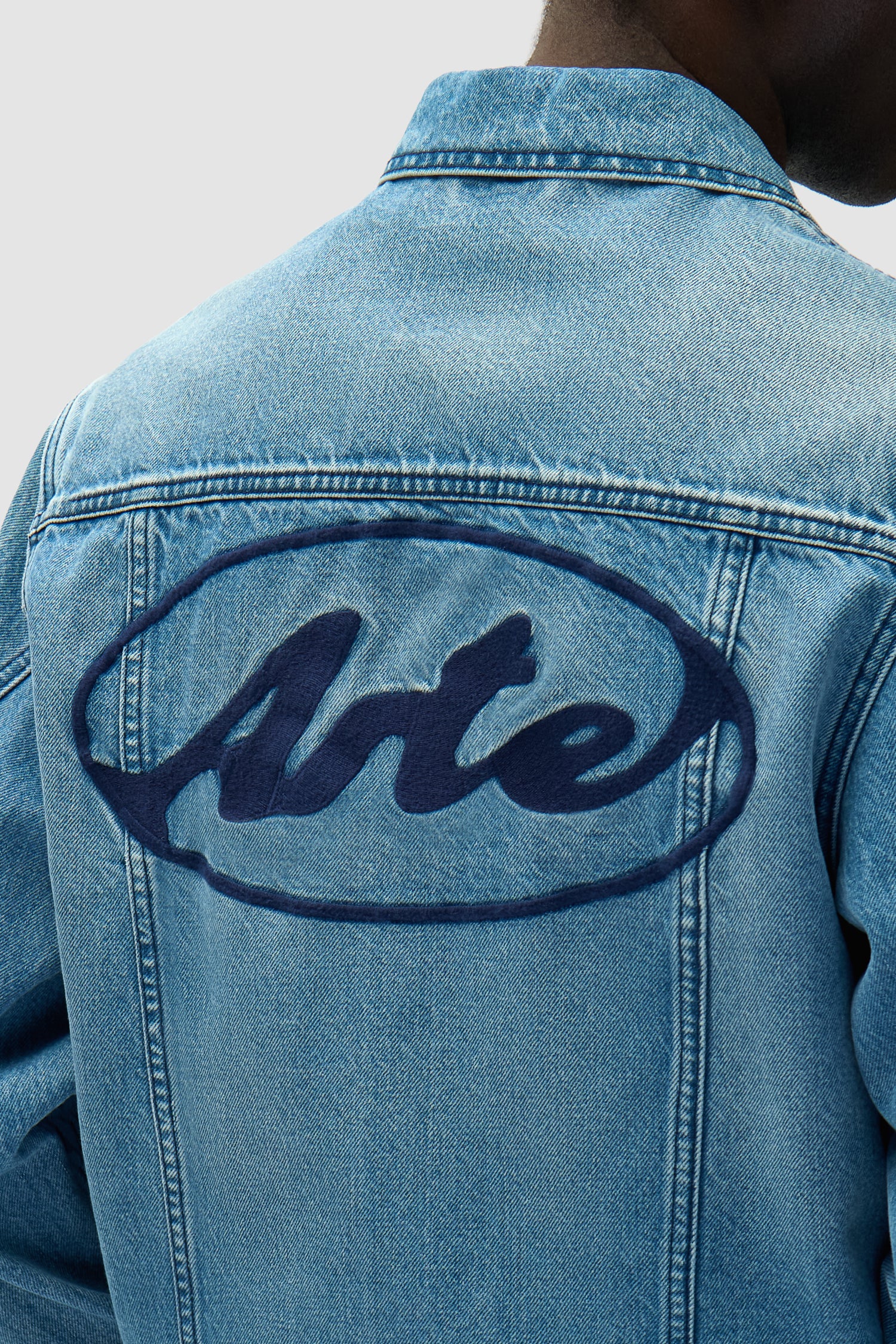 Veste en jean avec logo cercle - Denim Bleach