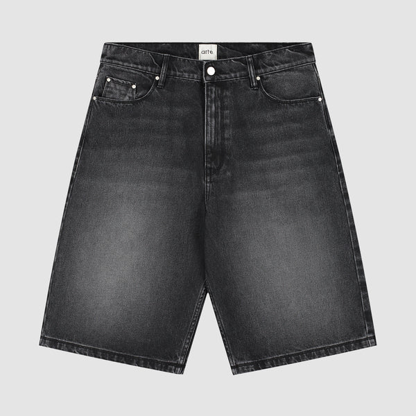 Round pocket Denim Short