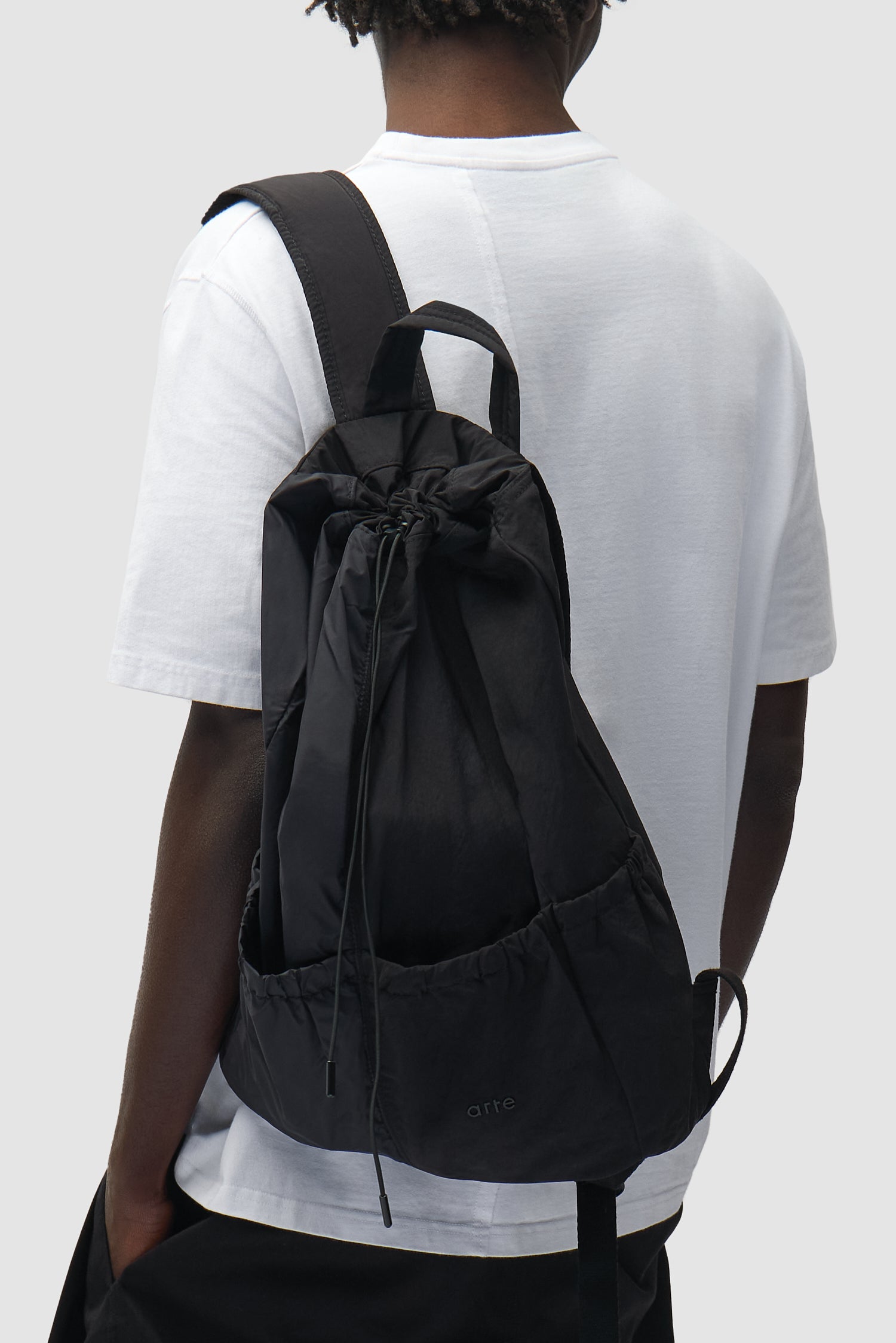 Sac à dos en nylon avec cordon de serrage, noir, vue détaillée