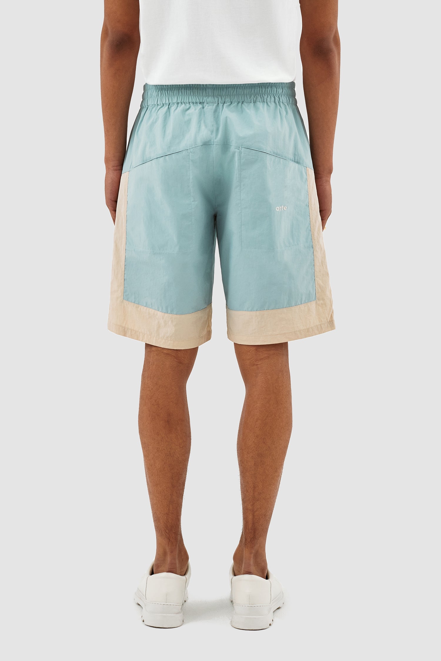 Steiner Contrast Short - Light Blue/Cream