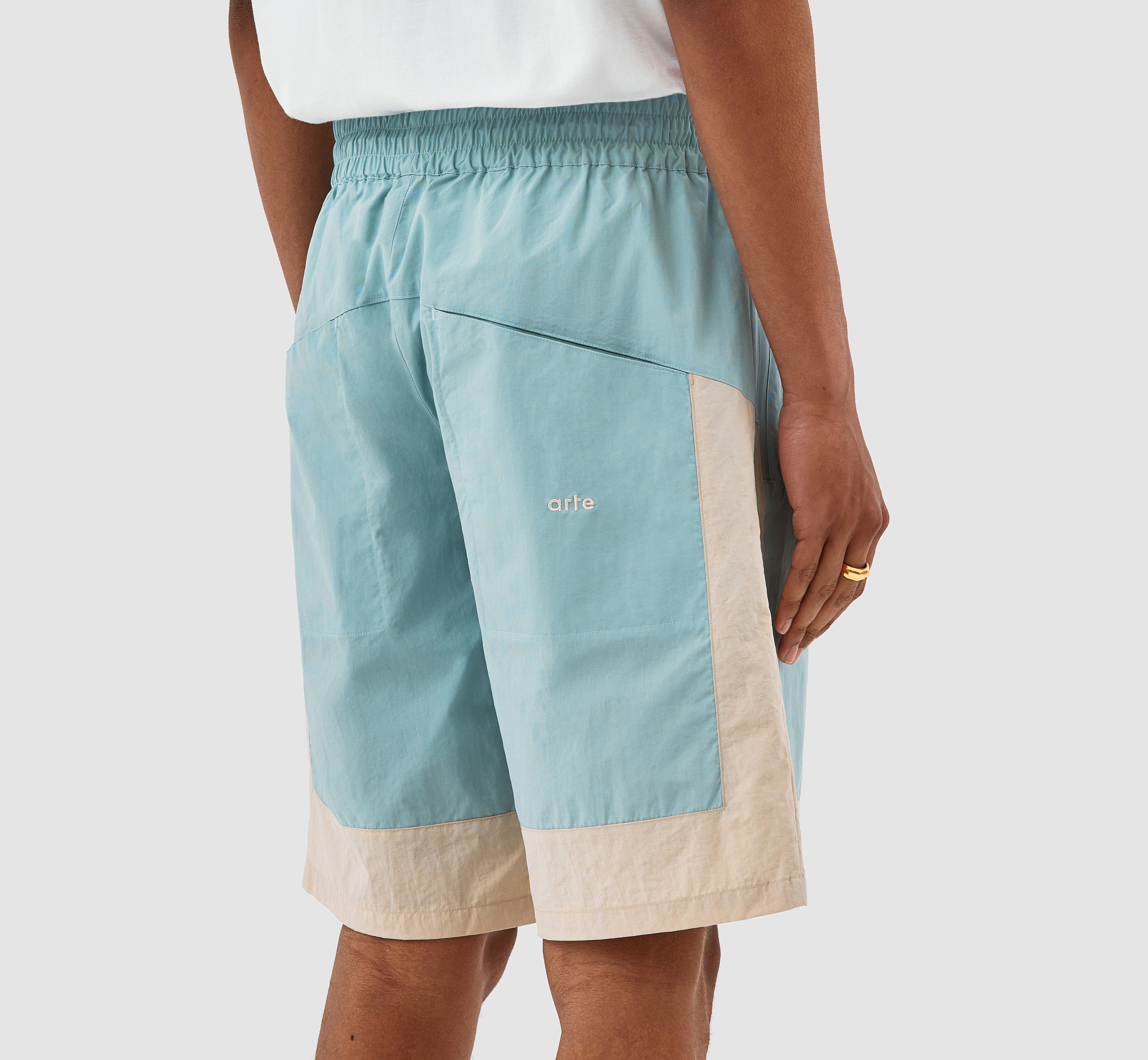 Steiner Contrast Short - Light Blue/Cream